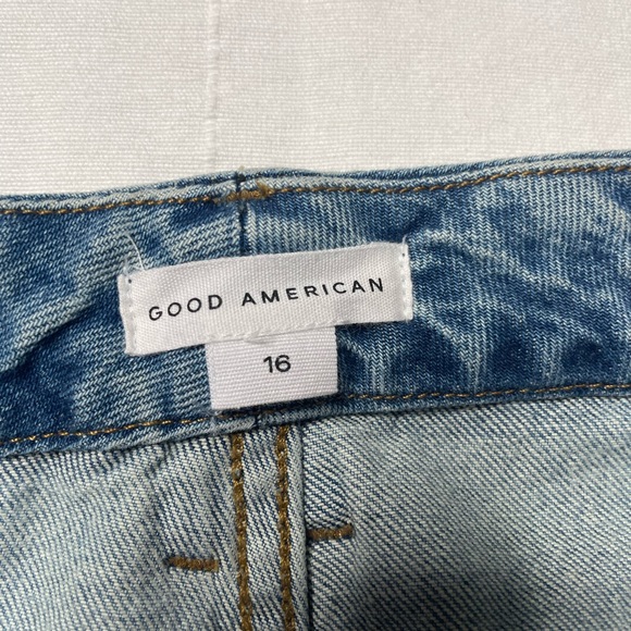 Good American Faded Classic Ankle Jeans - Picture 4 of 5